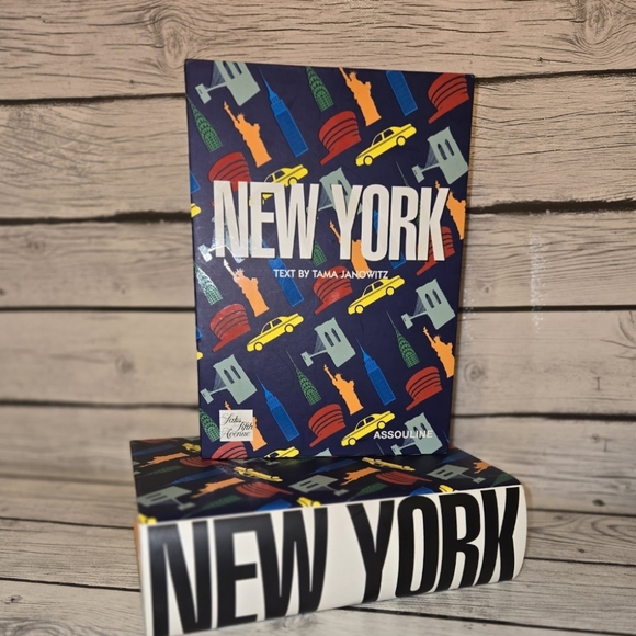 NEW YORK Photo Book w/Slipcase Assouline Tama Janowitz Saks Fifth Avenue 2006 HC - Picture 3 of 6